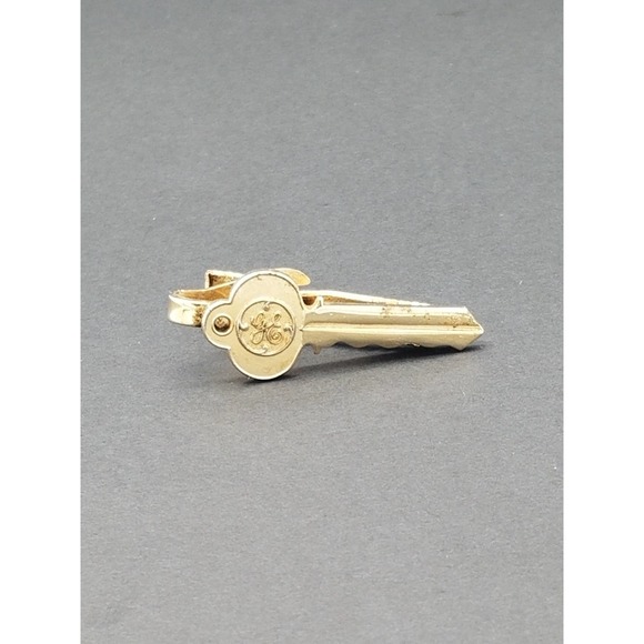 GE Key Tie Clip Gold Tone General Electric Advertising Vintage Robbins Attleboro - Picture 3 of 6